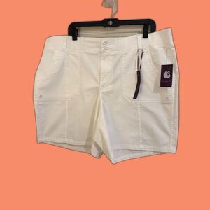 NWT Gloria Vanderbilt Plus size White shorts with soft waistband Sz18W